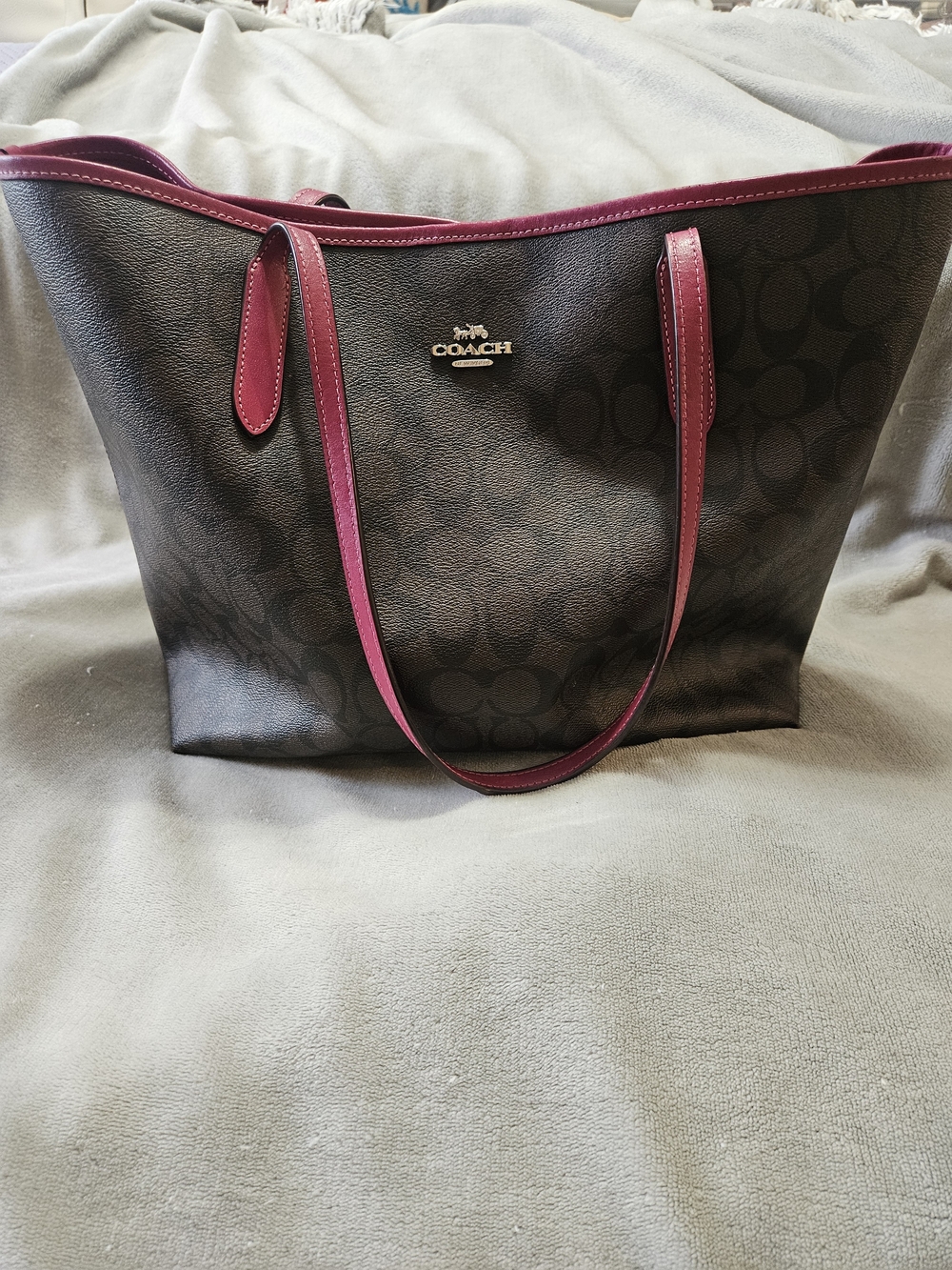 Coach Black Signature Tote with Berry Trim - Picture 3 of 6